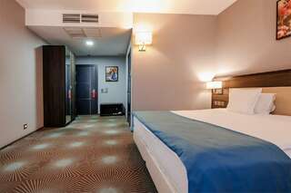 Гостиница Аквамарин Курск Двухместный номер Делюкс с 1 кроватью или 2 отдельными кроватями-4