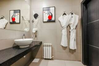 Гостиница Аквамарин Курск Двухместный номер Делюкс с 1 кроватью или 2 отдельными кроватями-10