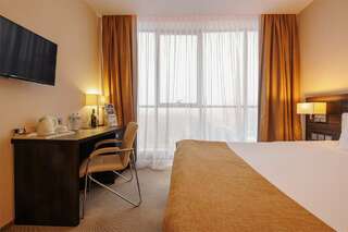 Гостиница Аквамарин Курск Люкс с кроватью размера «king-size» и гидромассажной ванной-6