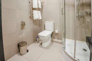 Гостиница Аквамарин Курск Двухместный номер Делюкс с 1 кроватью или 2 отдельными кроватями-9